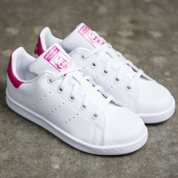 white stan smith size 6